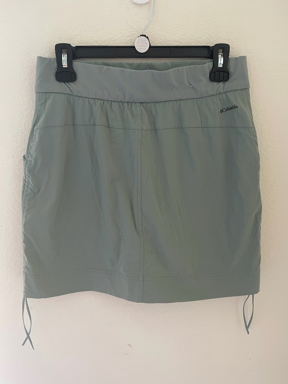 Columbia Women's Sage Green Performance Skort - Picture 1 of 8